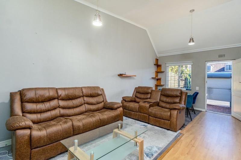 1 Bedroom Property for Sale in Woodstock Western Cape